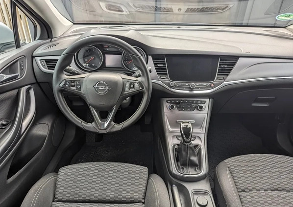 Opel Astra cena 36999 przebieg: 168000, rok produkcji 2016 z Mrocza małe 497